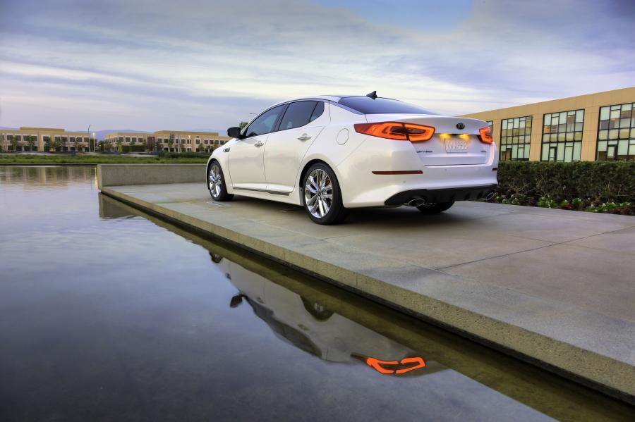  Kia Optima 2015 года  (фото 34 из 51)